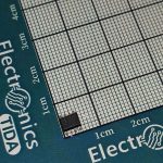 آی‌سی LM393DT شامل دو مقایسه‌گر ولتاژ با خروجی Open Collector، مناسب برای مدارهای کنترل و آشکارساز
