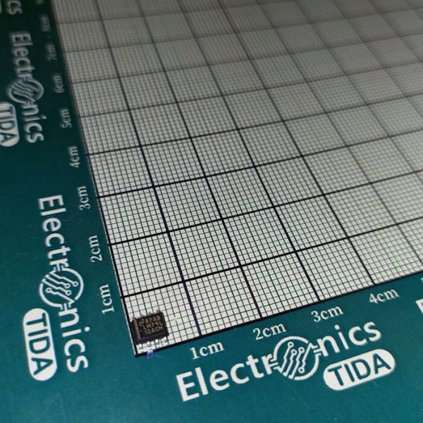 رگولاتور ولتاژ منفی SN74HC273N با خروجی ثابت -12V و جریان 100mA در پکیج SMD برای مدارات آنالوگ و صوتی